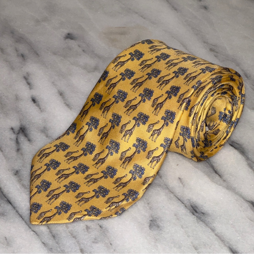 Brooks Brothers Tie makers 100% Silk Yellow and Blue Leaf Two Giraffe Pattern